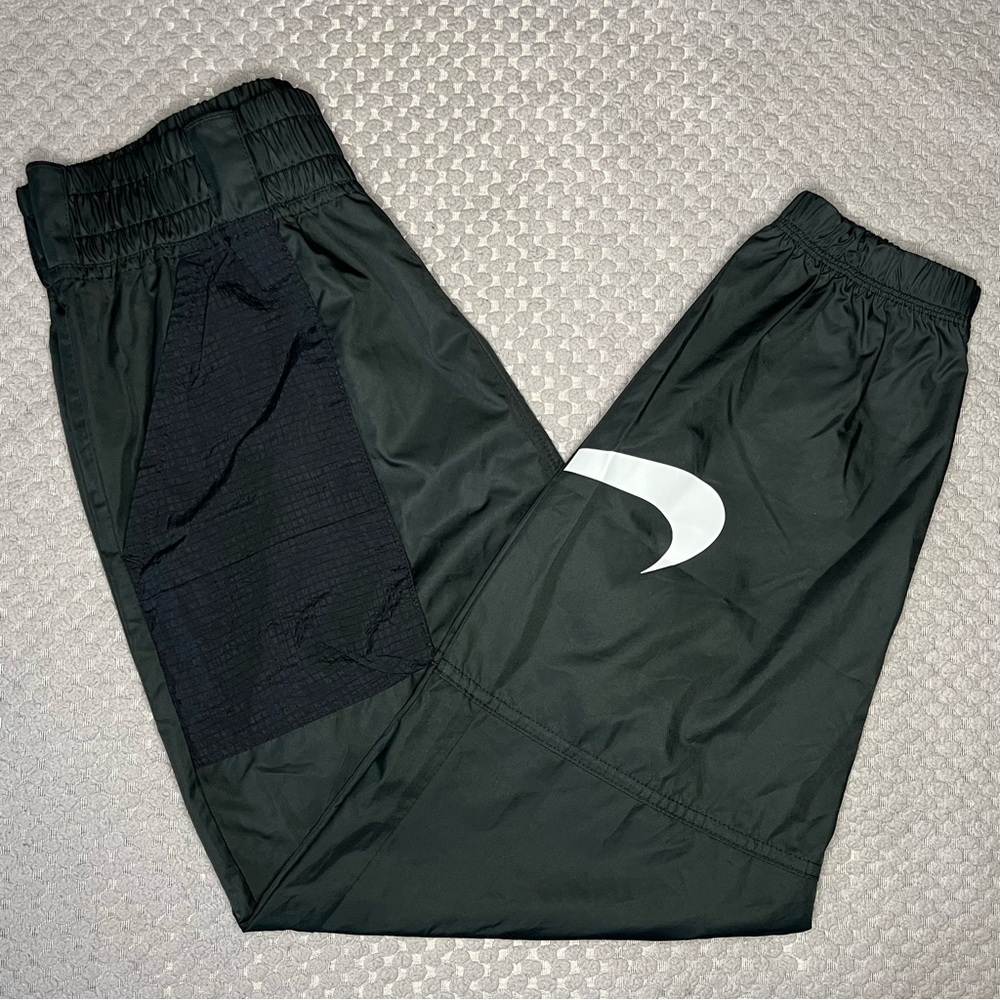 Nike Sportswear Woven Swoosh Black Windbreaker Ripstop Belt Loop Jogger Pants
